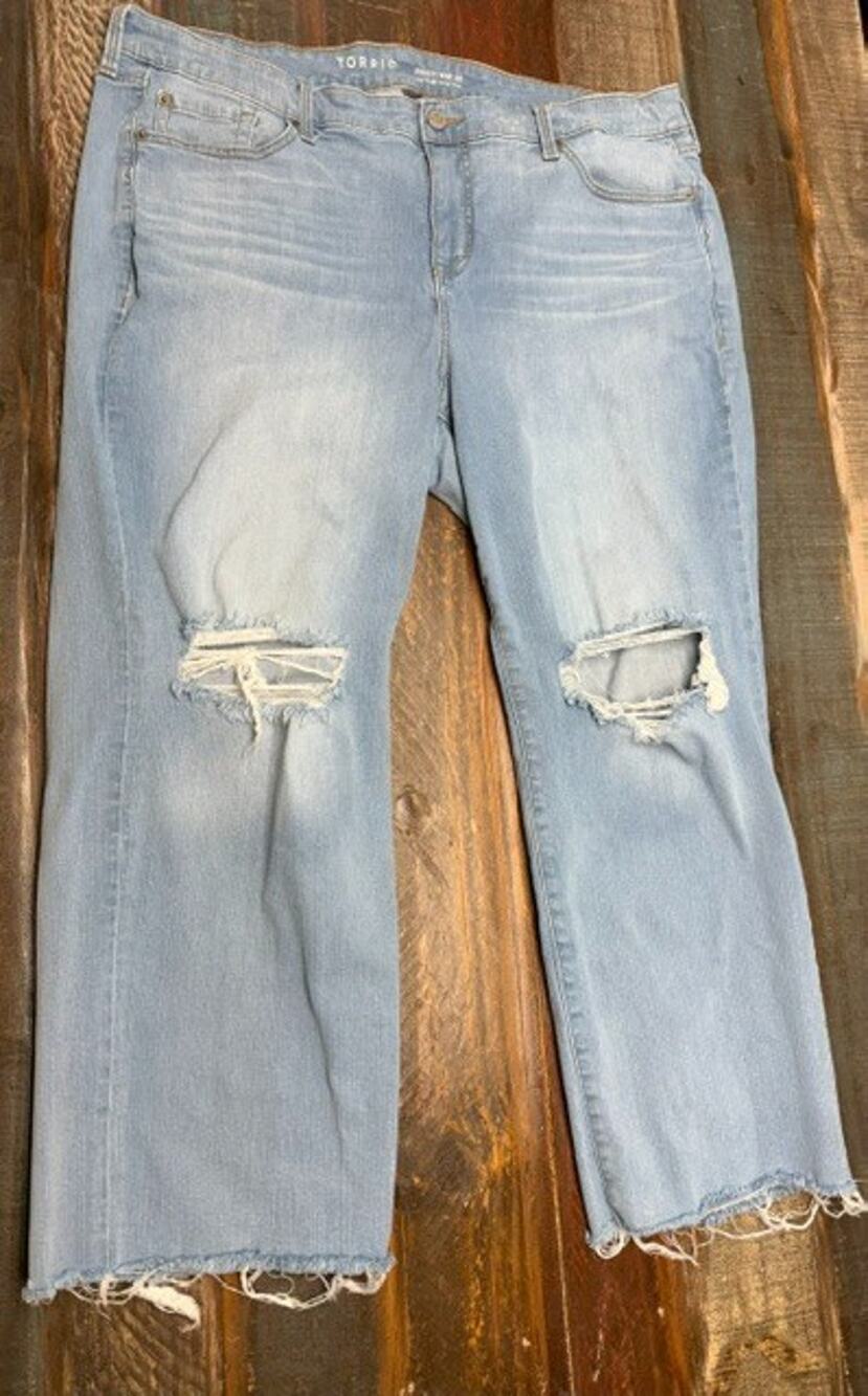 Torrid Perfect Wide Leg Jeans Women’s 18S Light Wash Distressed Raw Hem Stretch